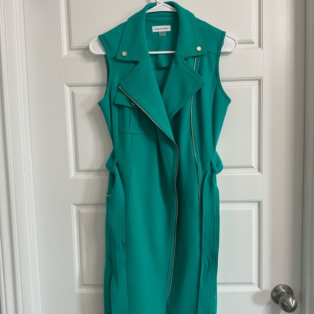 Calvin Klein Teal Asymmetrical Sleeveless Dress
New never used out of tags